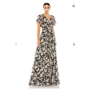 NWT Mac Duggal Long Floral Flutter Sleeve Black Gown Size 6